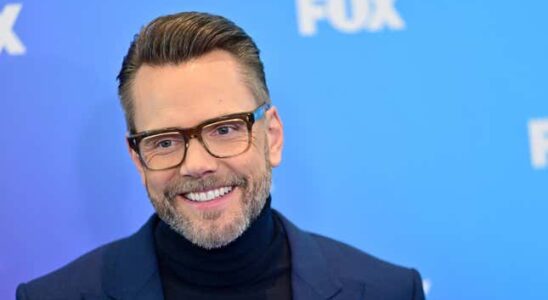 Joel McHale uebernimmt den Schuldball fuer den Community Film