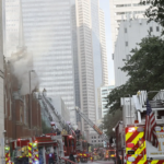 Kirchenschiff der historischen First Baptist Church in Dallas durch Brand