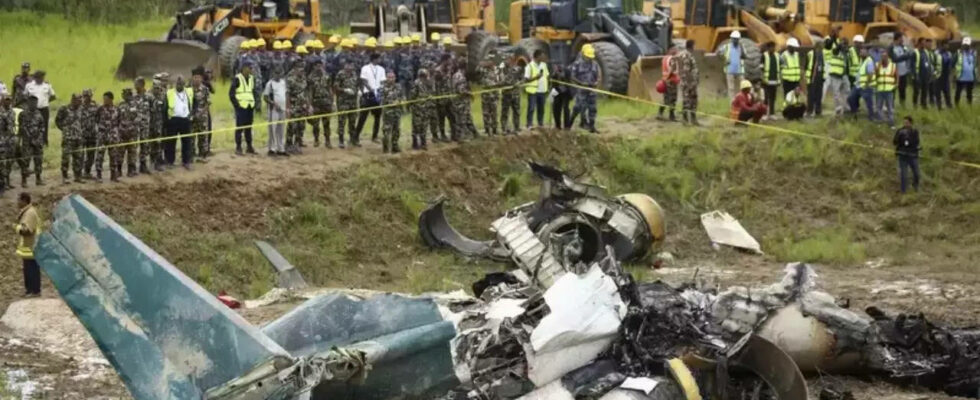 Warum kommt es in Nepal so oft zu Flugzeugabstuerzen