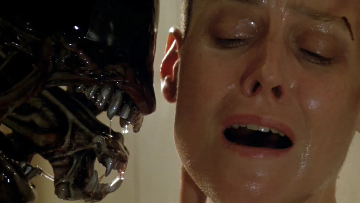 Ein Xenomorph ähnlich wie Ripley in Alien 3.