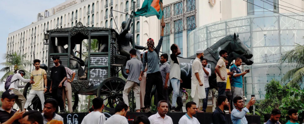 Bangladeschs Praesident kuendigt Bildung einer Uebergangsregierung nach Aufloesung des Parlaments.cm
