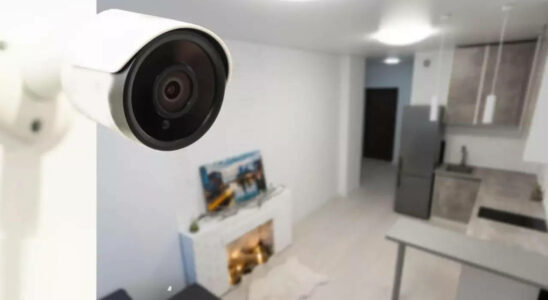 Chinesische Eltern installieren Spionagekamera im Schlafzimmer ihrer 20 jaehrigen Tochter und.jp