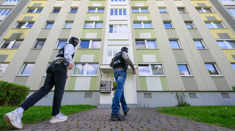 Deutschland erteilt der Polizei das Recht „heimliche Wohnungsdurchsuchungen durchzufuehren –