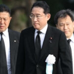 Japanischer Premierminister erwaehnt die USA am Jahrestag der Bombardierung von