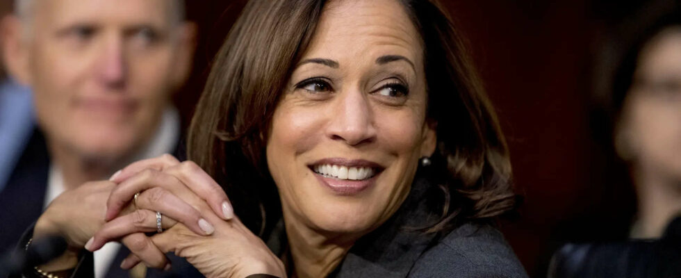 Kamala Harris schreibt Geschichte Sie sichert sich die Nominierung der