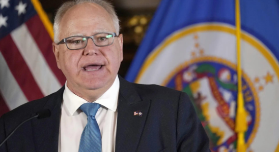 LGBTQ Rechte Tim Walz Von LGBTQ Rechten bis zur Militaerreform – wie