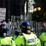 Rechtsextreme Unruhen brechen in ganz Grossbritannien aus VIDEOS — World