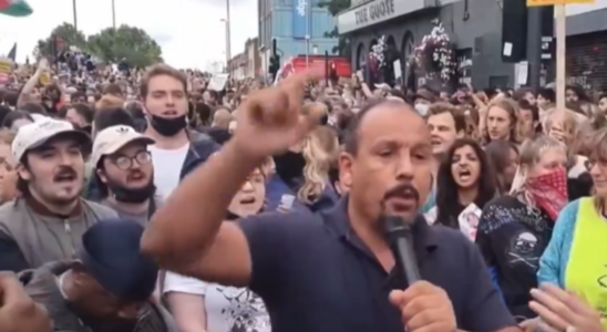 Suspendierter Labour Stadtrat Ricky Jones verhaftet nachdem ein Video zeigt wie