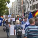 Tausende nehmen an „Friedenskundgebung in Berlin teil VIDEO — RT