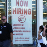 USA verlaengern Einstellungsstopp waehrend die Arbeitslosigkeit am hoechsten ist seit