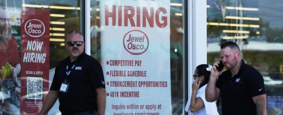 USA verlaengern Einstellungsstopp waehrend die Arbeitslosigkeit am hoechsten ist seit