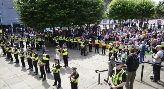 Welche rechtsextremen Gruppen stecken hinter den Unruhen in Grossbritannien