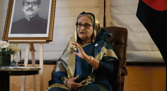 Wie Quotenunruhen zum Ruecktritt von Sheikh Hasina als Premierministerin in