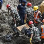 193 Tote mehrere werden vermisst nachdem heftige Regenfaelle in Nepal