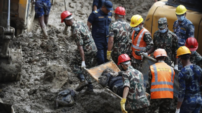 193 Tote mehrere werden vermisst nachdem heftige Regenfaelle in Nepal