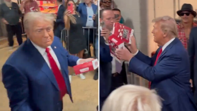 Anschauen Trump wirft Popcorn auf die Stadionmenge die bei seinem