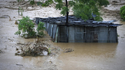 Bei Ueberschwemmungen und Erdrutschen kommen in Nepal 66 Menschen ums