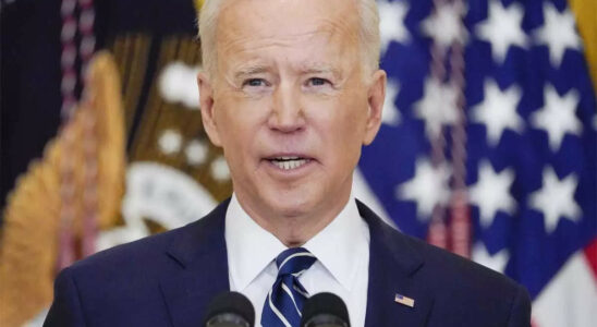 Biden geraet angesichts der Spannungen in der Ukraine wegen Putins