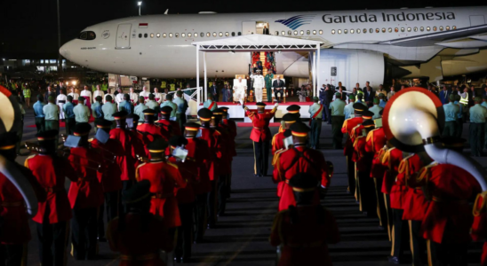 Papst Franziskus kommt in Papua Neuguinea an dem zweiten Land seiner