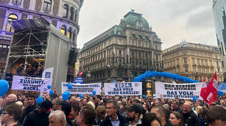 Rechtsaussen triumphiert bei Wahlen in Oesterreich – World