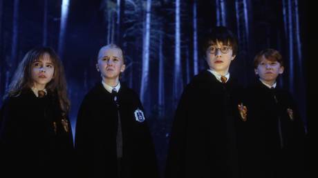 Warner Bros verklagt Harry Potter – RT Entertainment