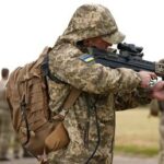 Britisches Kommando das ukrainische Truppen ausgebildet hat stirbt waehrend Uebung