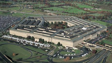 Das Pentagon moechte bessere KI Tools zur Verbesserung seiner Online Faelschungen –