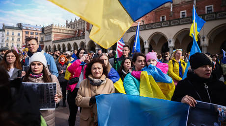 Die meisten Polen wollen dass ukrainische Maenner zum Kaempfen nach