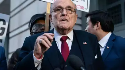 Gericht ordnet Trumps ehemaligen Anwalt Giuliani an Luxusartikel und New