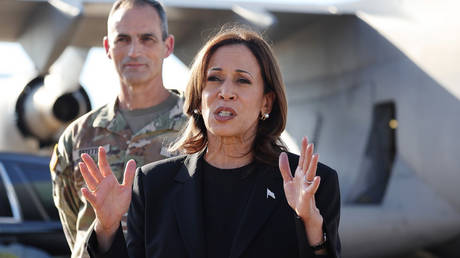 Harris kommentiert „Gespraeche mit Putin – World