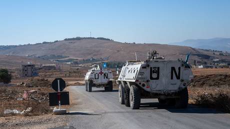 Israel steht unter Beschuss nachdem UN Friedenstruppen bei einem Panzerangriff verletzt