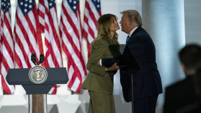 Melania Trump Trumps Wahlkampfteam reagiert auf Sunny Hostins Behauptung „Melania