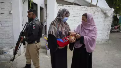 Pakistan startet nach einem besorgniserregenden Anstieg der Polio Faelle eine weitere