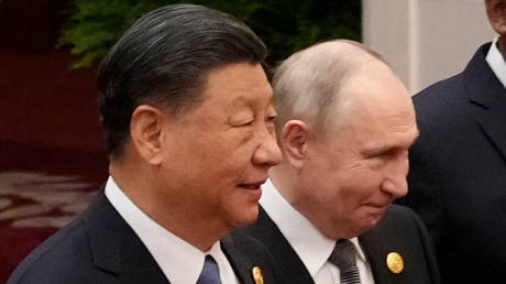 Putin gratuliert Xi zum diplomatischen Jubilaeum – World