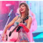 Taylor Swift Donald Trump Fans hissen riesiges Banner ueber Taylor Swifts