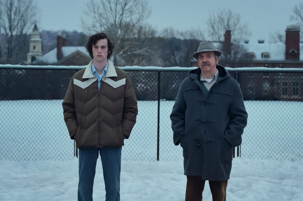 Paul Giamatti und Dominic Sessa in The Holdovers Screenshot von NBC