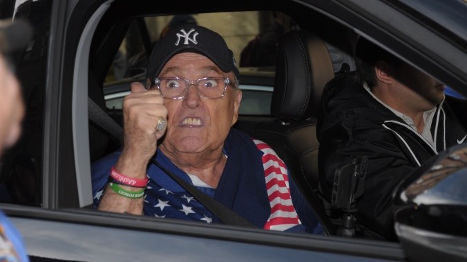 Beep Beep Der „bankrotte Rudy Giuliani faehrt mit dem Auto