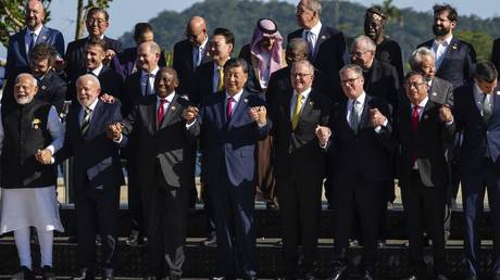 G20 machen „Familienfoto erneut mit vermisstem Biden – World