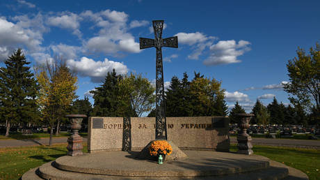 Kanadische Polizei behandelt Nazi Denkmal im Fall von Vandalismus als Kriegsdenkmal