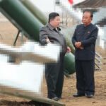 Kim Jong un ordnet Massenproduktion von Kamikaze Drohnen an FOTOS – World