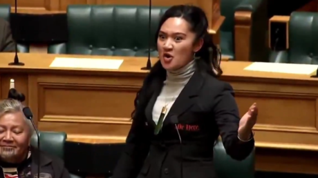 Maori Abgeordnete fuehren Haka im Parlament auf VIDEO – World