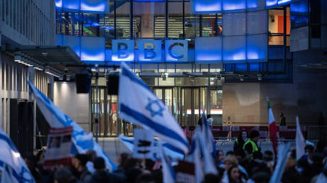 Mitarbeiter werfen der BBC pro israelische Voreingenommenheit vor – Medien –