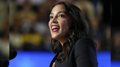 Plant die Kongressabgeordnete Alexandria Ocasio Cortez eine US Praesidentschaftskandidatur im Jahr 2028