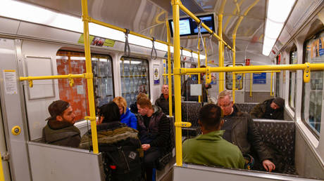 Politiker fordert „Anti Vergewaltigungs U Bahn Wagen in Berlin – World