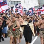 Proteste gegen MaOri Rechte Warum protestieren Tausende fuer die Rechte der