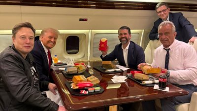 RFK Jr McDonaldS RFK Jr isst einen McDonalds Burger Trump Jr