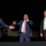 „Standing Ovations Donald Trumps und Elon Musks Auftritt von „God