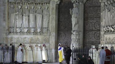 Die franzoesische Kathedrale Notre Dame wird fuenf Jahre nach dem