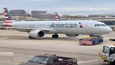 FAA untersucht Flug von American Airlines nach Notrueckkehr nach Chicago