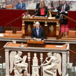 Franzoesisches Parlament misstraut Macrons Premierminister – World